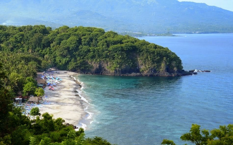 Pantai Bias Putih